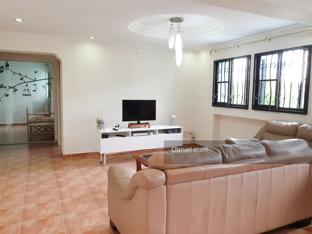 Blk 892A Tampines Avenue 8 (Tampines), HDB Executive #203065701